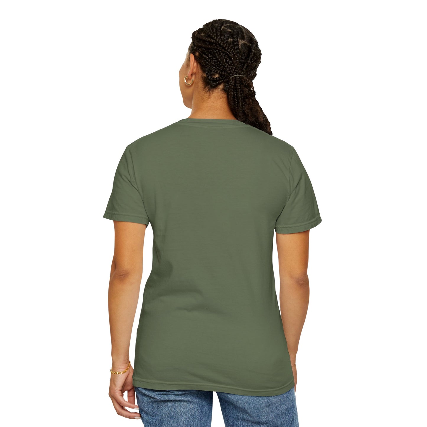 Sporty Unisex Garment-Dyed T-Shirt with Football Player Graphic, Activewear, Casual Wear, Gift for Runners, Fitness Apparel, Everyday Style
