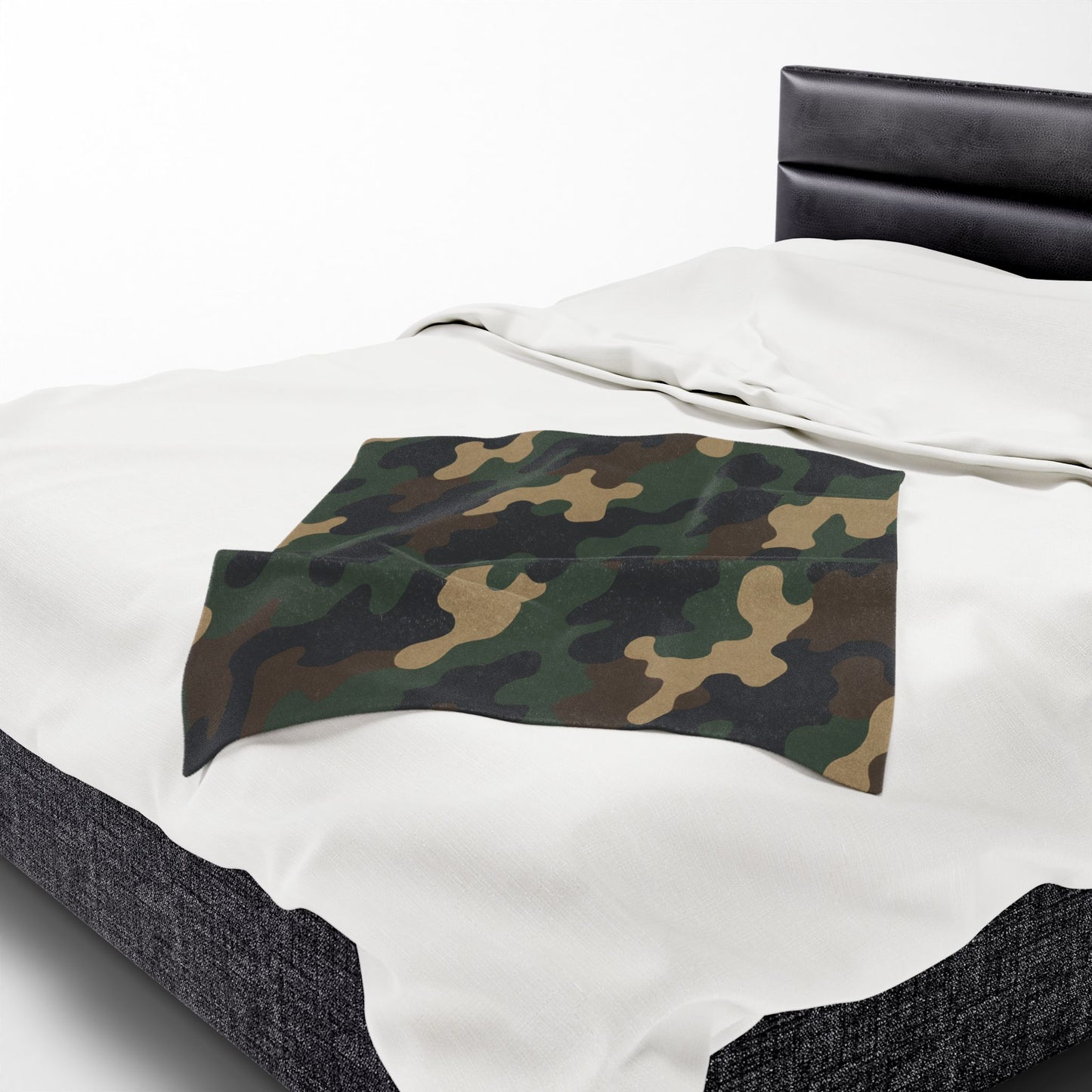 Cozy Camouflage Velveteen Plush Blanket | Ideal for Campouts, Living Room Decor, Gift for Him, Outdoor Adventures, Soft Throw - TRV