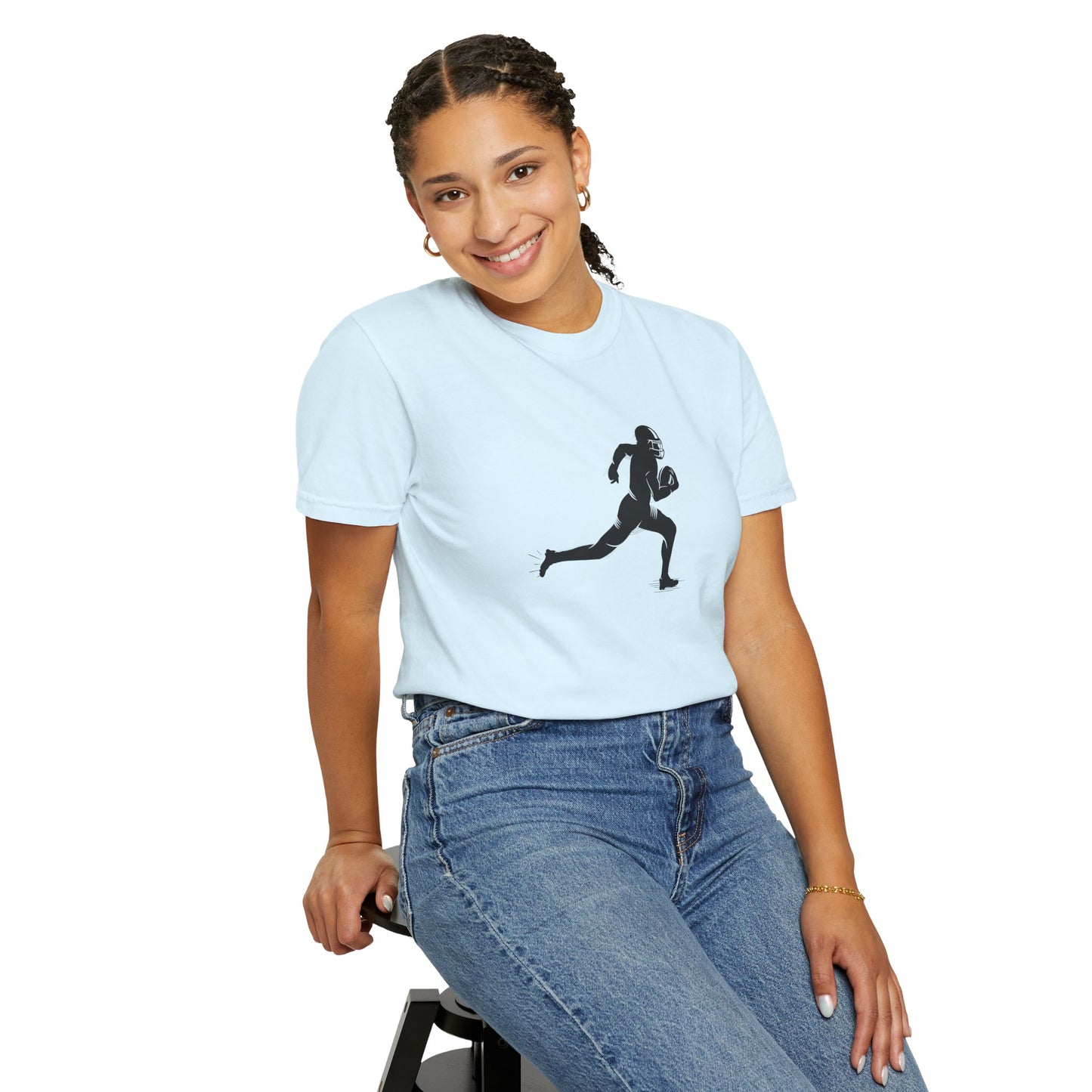 Football Player Graphic Unisex T-Shirt, Casual Sports Tee, Gift for Athletes, Workout Shirt, Everyday Wear, Unique Running Apparel