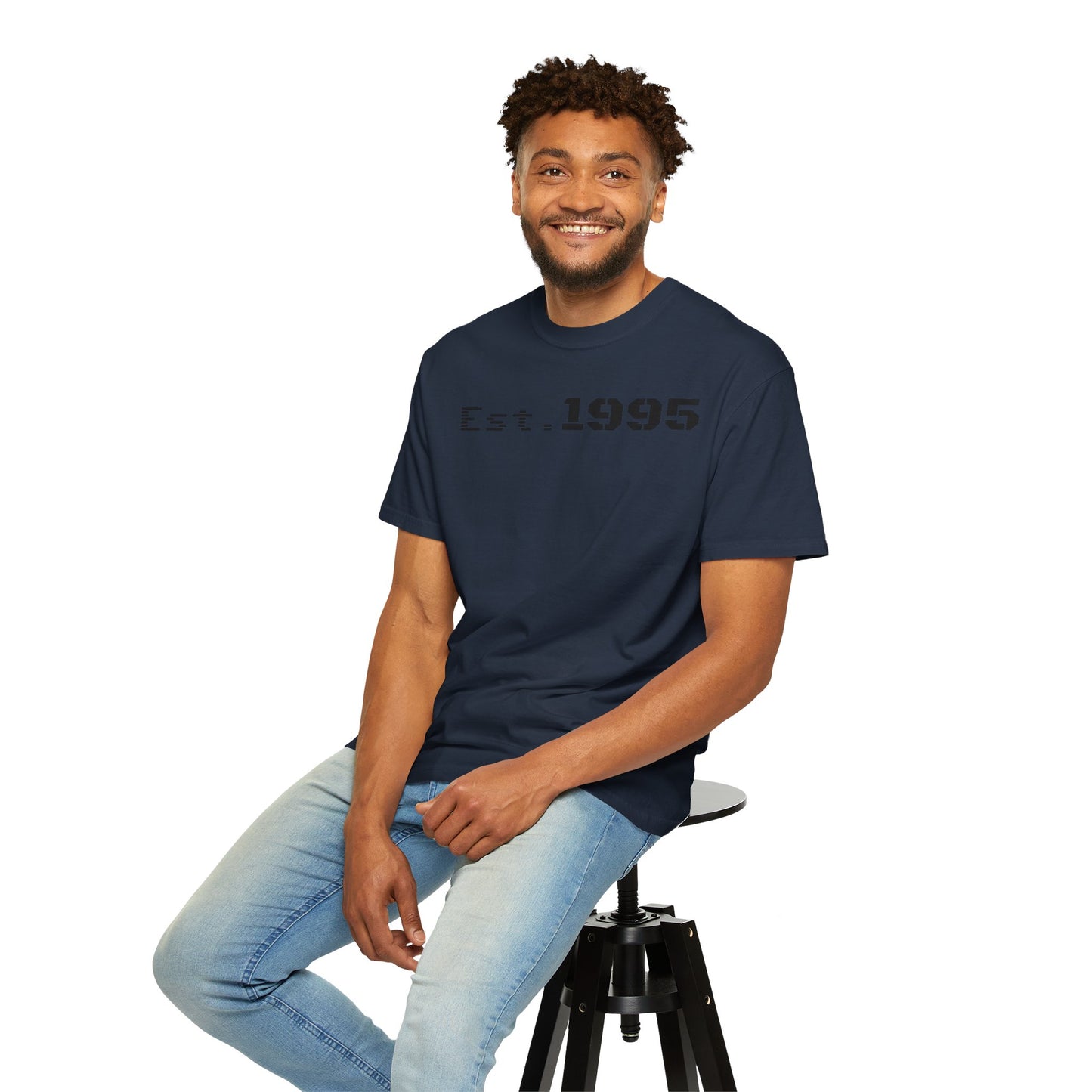 Vintage Est. 1995 T-Shirt, Retro Unisex Tee, Perfect Gift for Birthdays, Casual Wear, Nostalgic Apparel - TRV