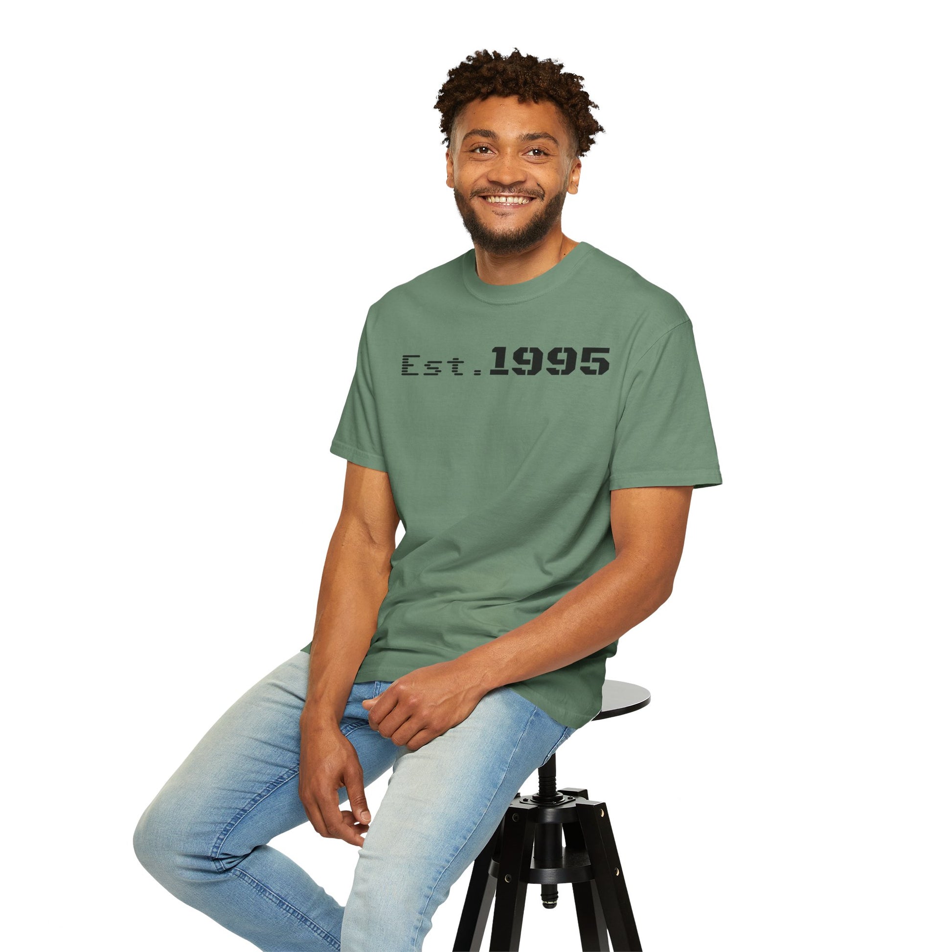 Vintage Est. 1995 T-Shirt, Retro Unisex Tee, Perfect Gift for Birthdays, Casual Wear, Nostalgic Apparel - TRV