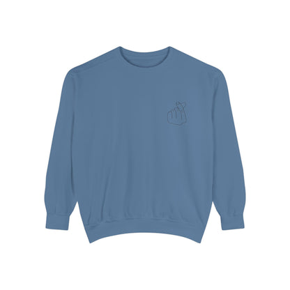 Minimalist Unisex Sweatshirt with Hand Design - Cozy & Stylish