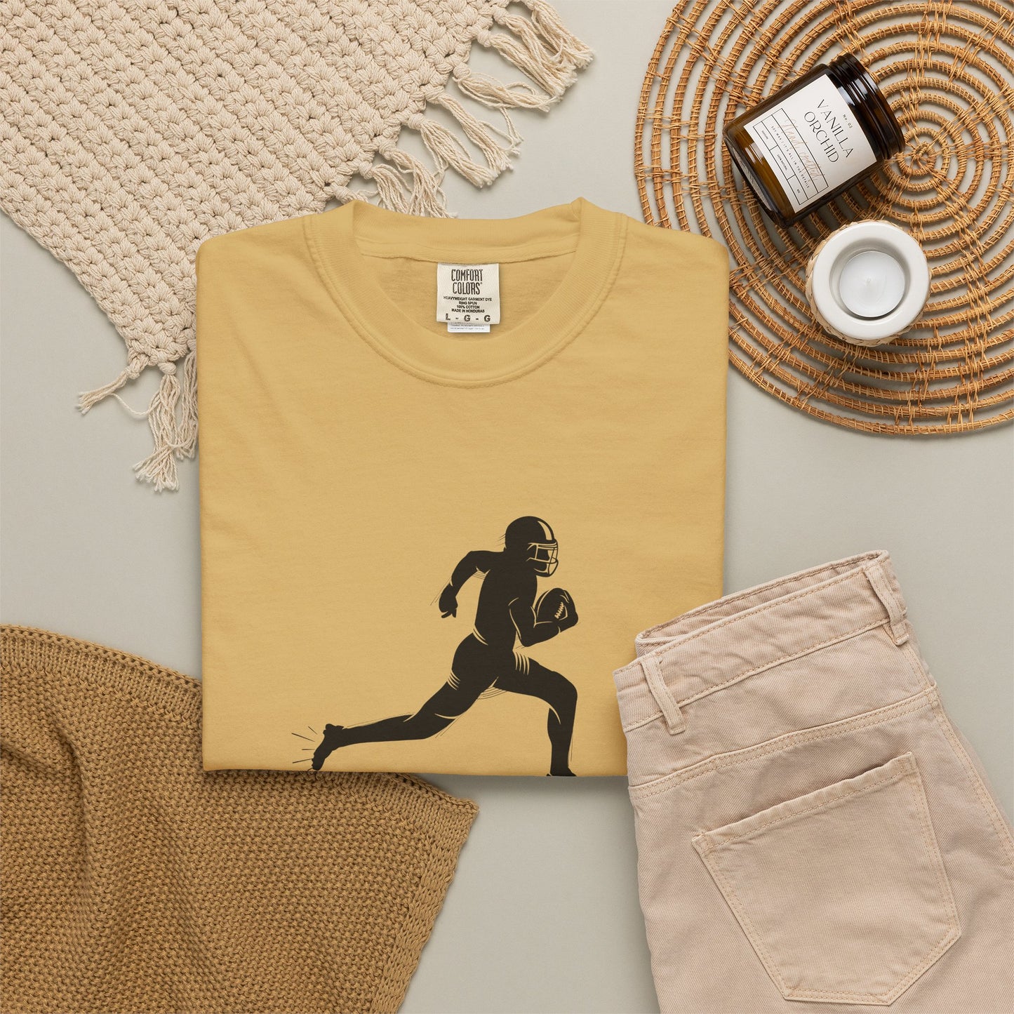 Football Player Graphic Unisex T-Shirt, Casual Sports Tee, Gift for Athletes, Workout Shirt, Everyday Wear, Unique Running Apparel