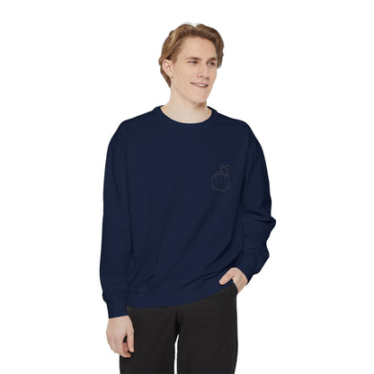Minimalist Unisex Sweatshirt with Hand Design - Cozy & Stylish