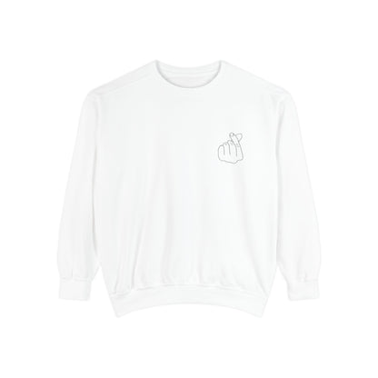 Minimalist Unisex Sweatshirt with Hand Design - Cozy & Stylish