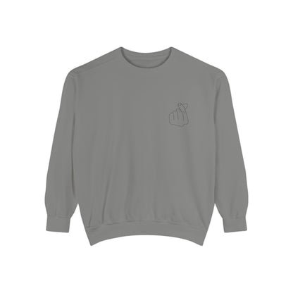 Minimalist Unisex Sweatshirt with Hand Design - Cozy & Stylish