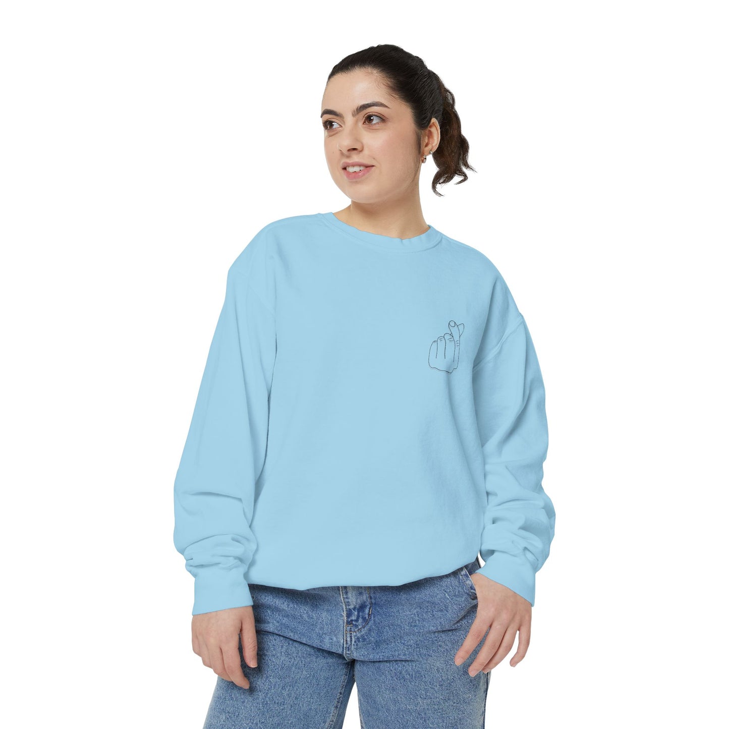 Minimalist Unisex Sweatshirt with Hand Design - Cozy & Stylish