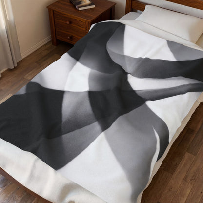 Abstract Black Smoke Design Velveteen Plush Blanket | Monochrome Swirl