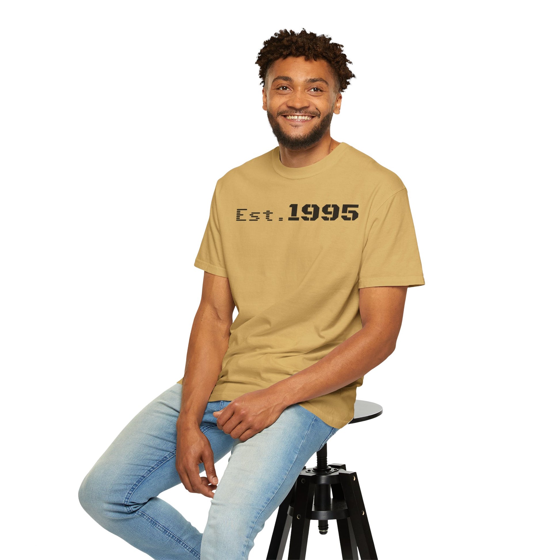 Vintage Est. 1995 T-Shirt, Retro Unisex Tee, Perfect Gift for Birthdays, Casual Wear, Nostalgic Apparel - TRV