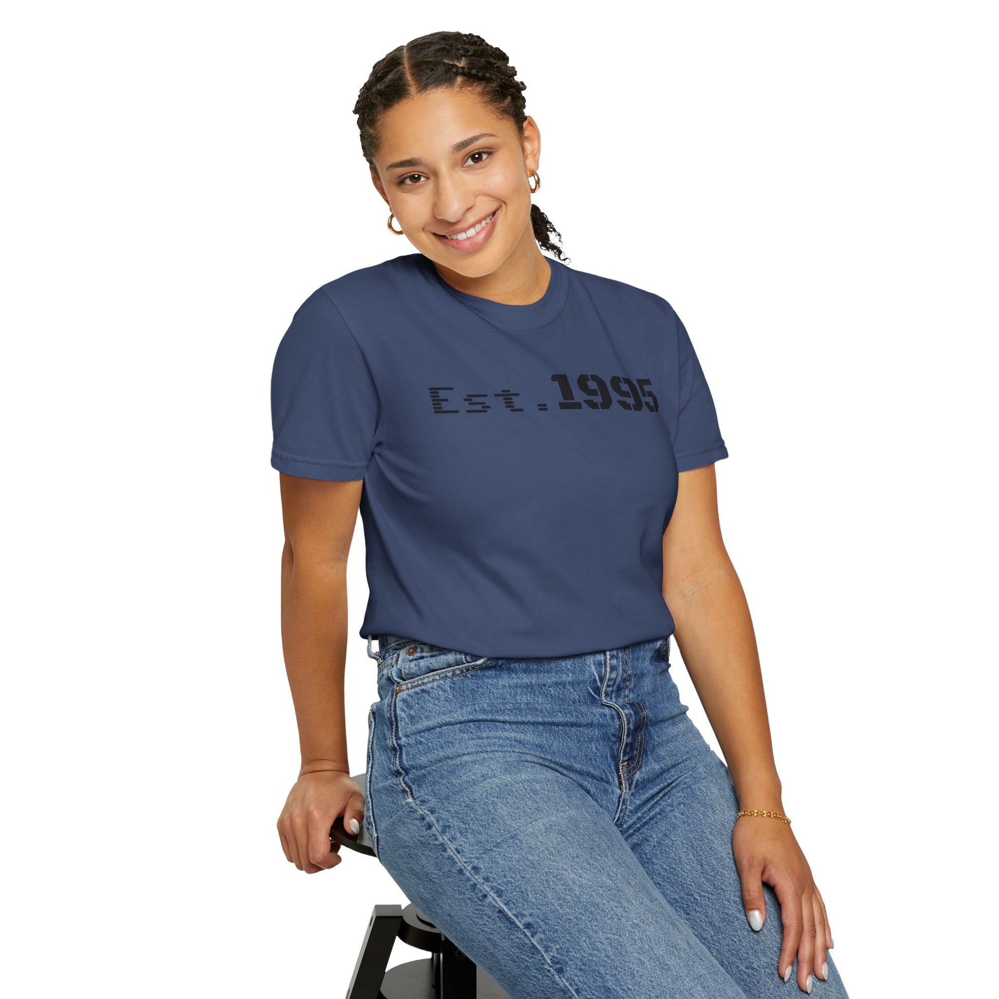 Vintage Est. 1995 T-Shirt, Retro Unisex Tee, Perfect Gift for Birthdays, Casual Wear, Nostalgic Apparel - TRV