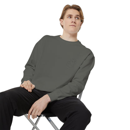 Minimalist Unisex Sweatshirt with Hand Design - Cozy & Stylish