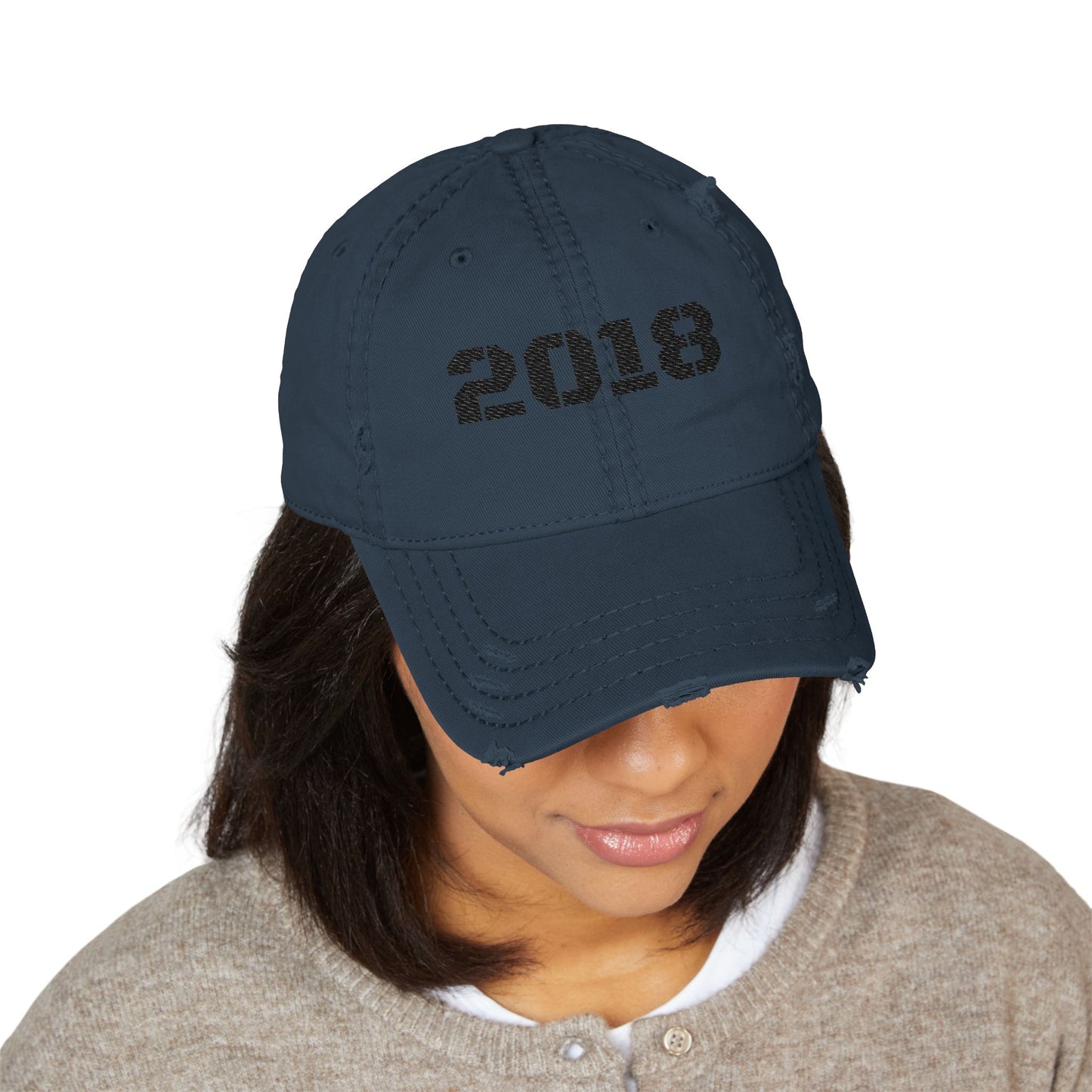 Distressed Dad Hat with 2018 Embroidery, Vintage Cap for Casual Wear, Unique Gift for Dads and Graduates, Summer Essential, Trendy [...] - TRV