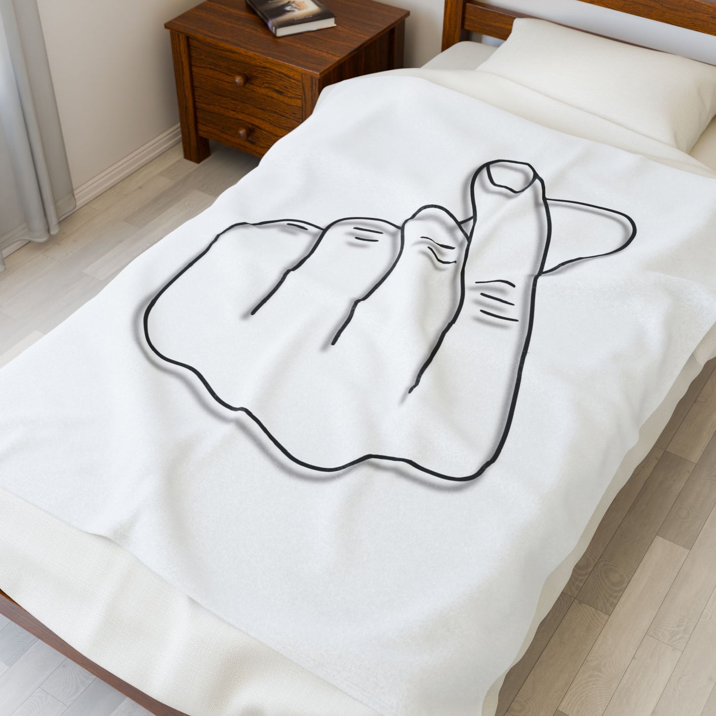 Cozy Velveteen Plush Blanket with Heart Gesture Design - Perfect for Gifts & Home Decor - TRV