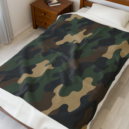 Cozy Camouflage Velveteen Plush Blanket | Ideal for Campouts, Living Room Decor, Gift for Him, Outdoor Adventures, Soft Throw - TRV