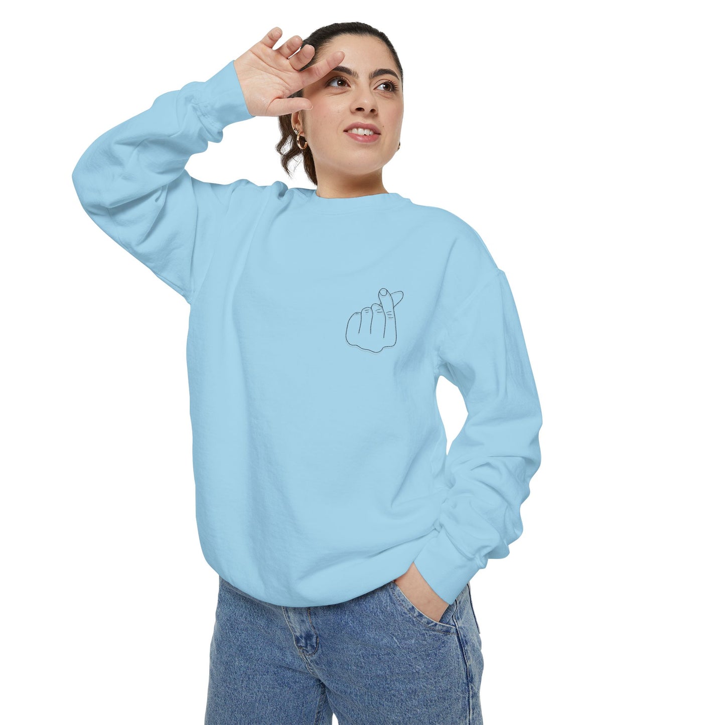 Minimalist Unisex Sweatshirt with Hand Design - Cozy & Stylish