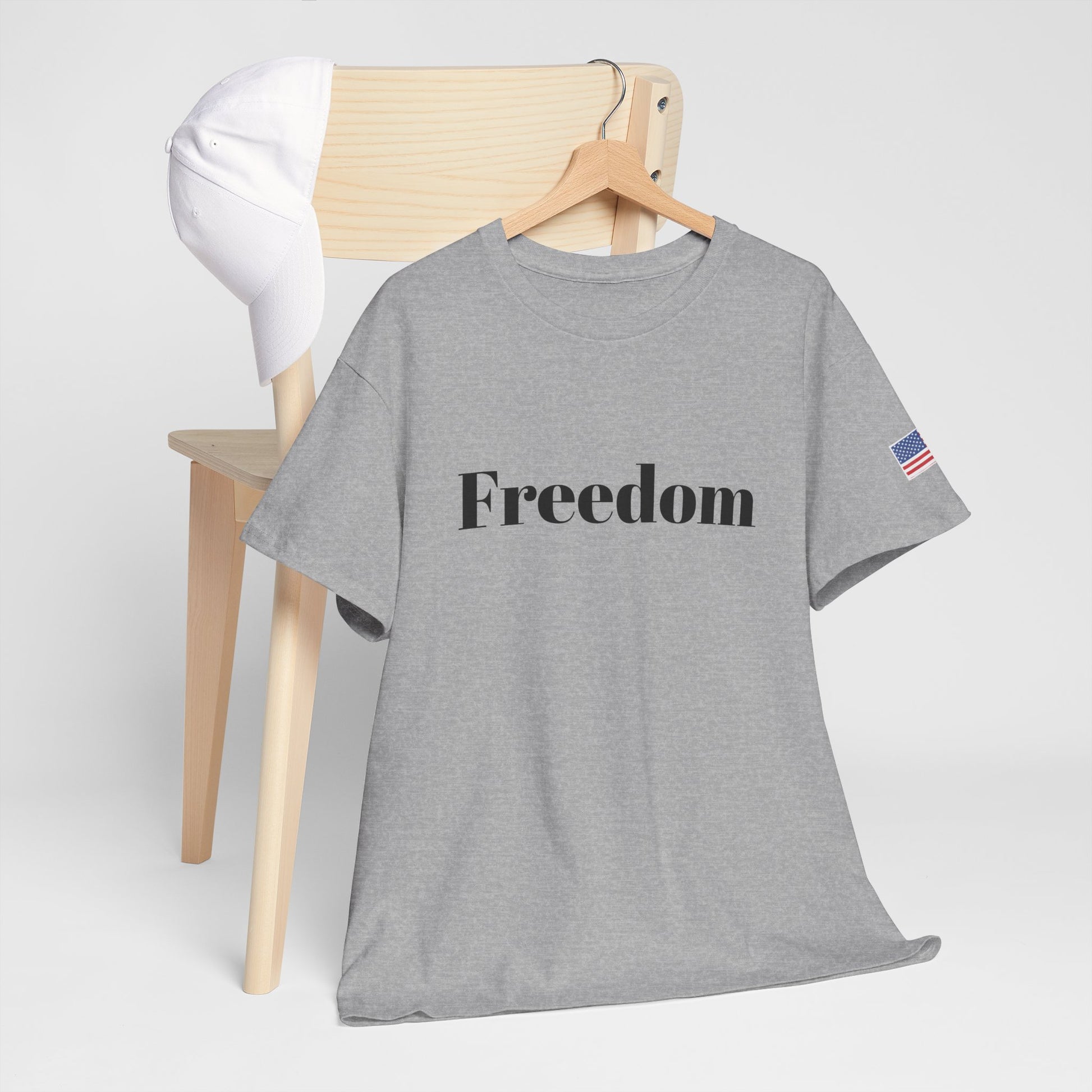 Freedom script tee | T-Shirt, American flag sleeve - TRV