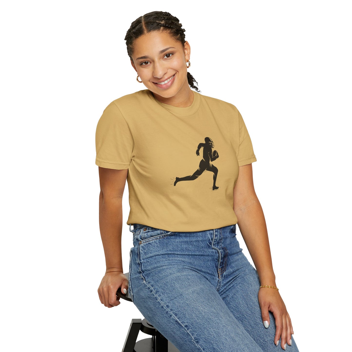 Football Player Graphic Unisex T-Shirt, Casual Sports Tee, Gift for Athletes, Workout Shirt, Everyday Wear, Unique Running Apparel