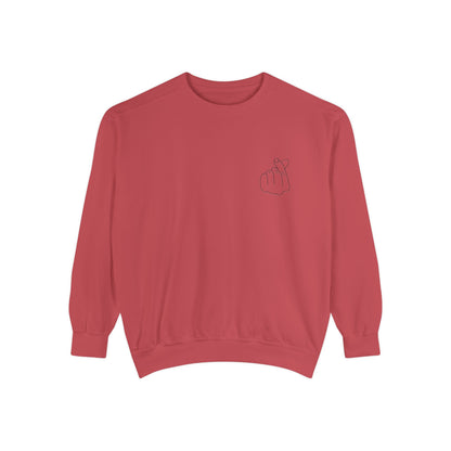 Minimalist Unisex Sweatshirt with Hand Design - Cozy & Stylish