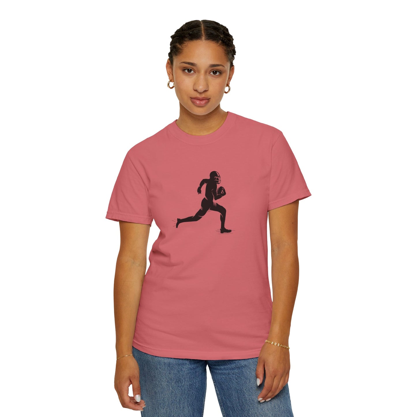 Football Player Graphic Unisex T-Shirt, Casual Sports Tee, Gift for Athletes, Workout Shirt, Everyday Wear, Unique Running Apparel