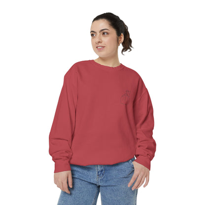Minimalist Unisex Sweatshirt with Hand Design - Cozy & Stylish
